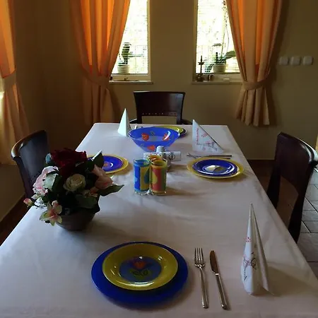 Апартамент Under The Walnut Tree *