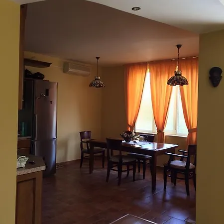 Apartament Under The Walnut Tree